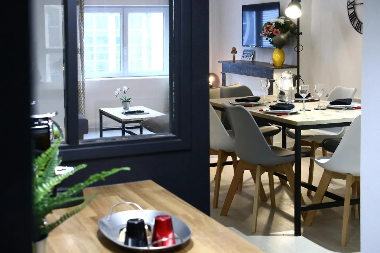 Appartement Haut De Gamme *** Centre Historique Clermont-Ferrand contacts